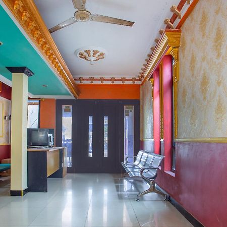 Spot On 2473 Buana Jaya Guest House Cilacap Buitenkant foto